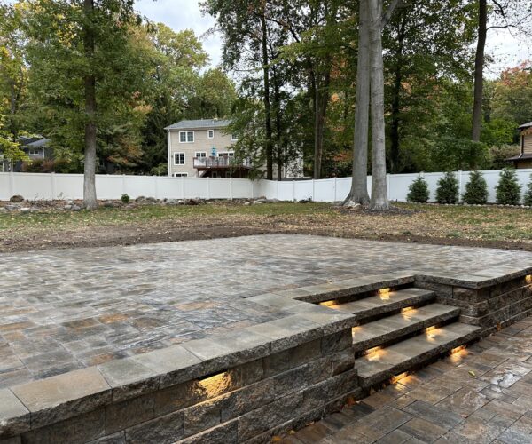 Nicolock Westchester Blend Patio with Techo-Bloc Champlain Grey Wall