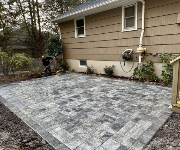 Cambridge Ledgestone Limestone Quarry Blend with Limestone Quarry Border